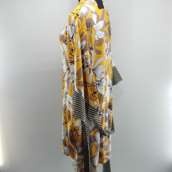 Dress Forum. Mixed Media Floral Striped Kimono - Picture 10 of 14